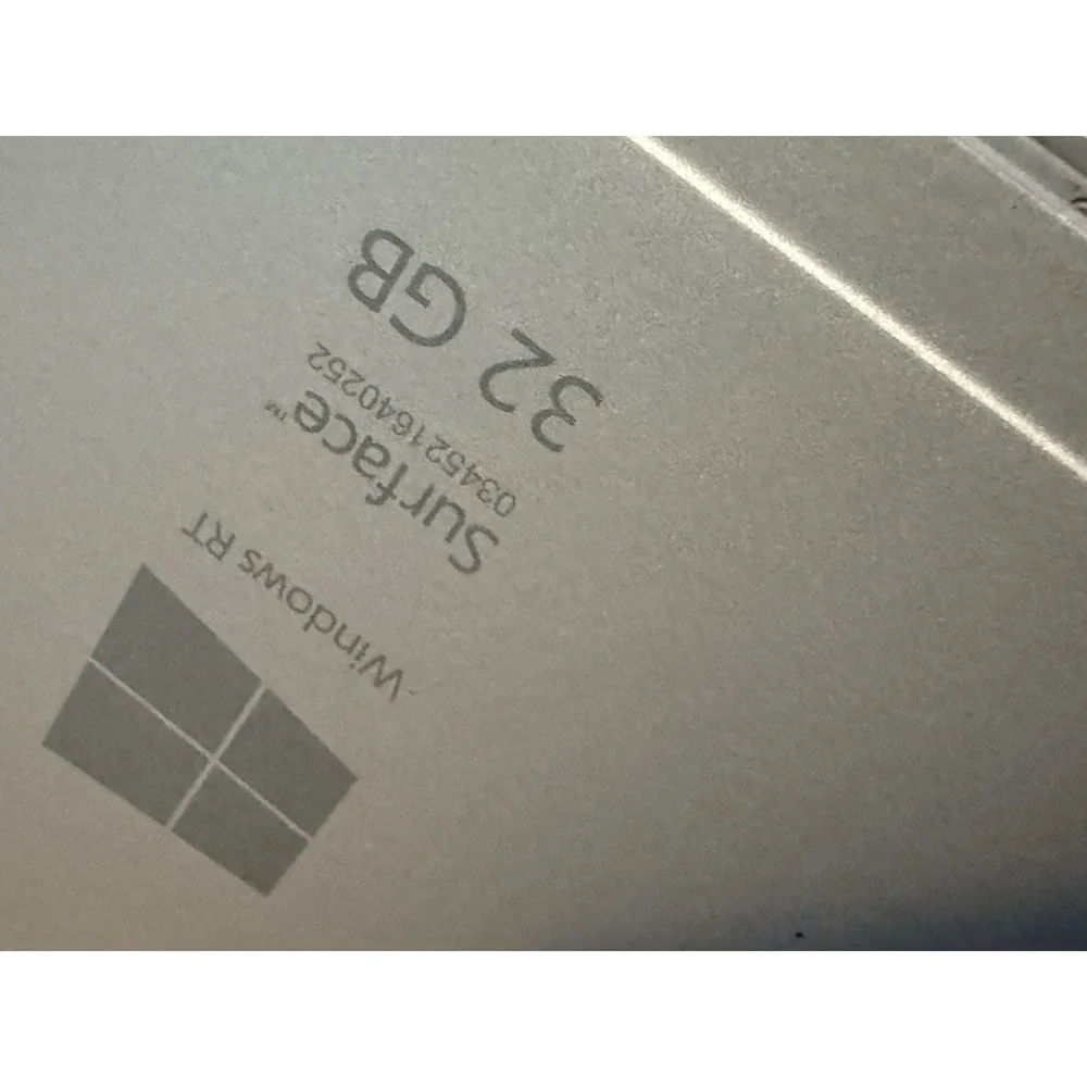 Microsoft Surface RT 1516 32GB ( Parts Not Working No Power‎ Bundle W/keyboard